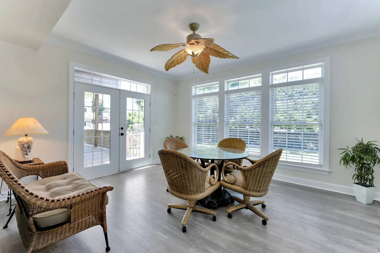 4 BR Beach Retreat - 2 Suites - Dogs Welcome 12