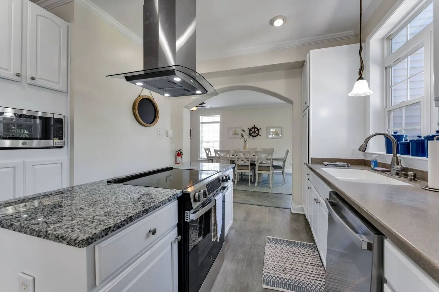 4 BR Beach Retreat - 2 Suites - Dogs Welcome 19