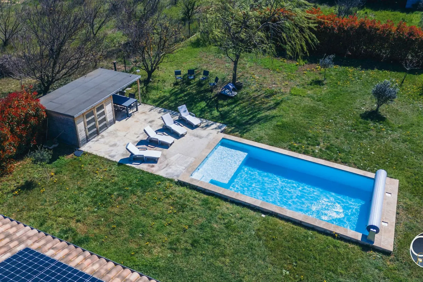 Villa moderne avec piscine dans village calme 13