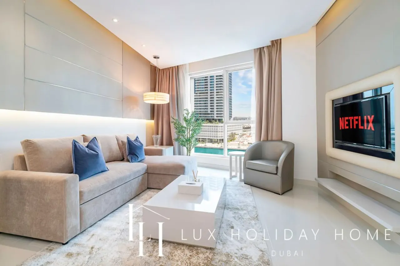 LUX | The Voleo Canal View Suite