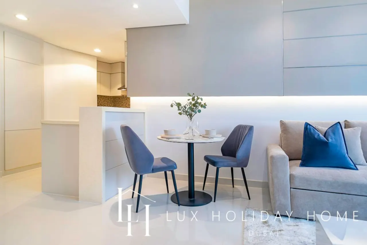 LUX The Voleo Canal View Suite 9