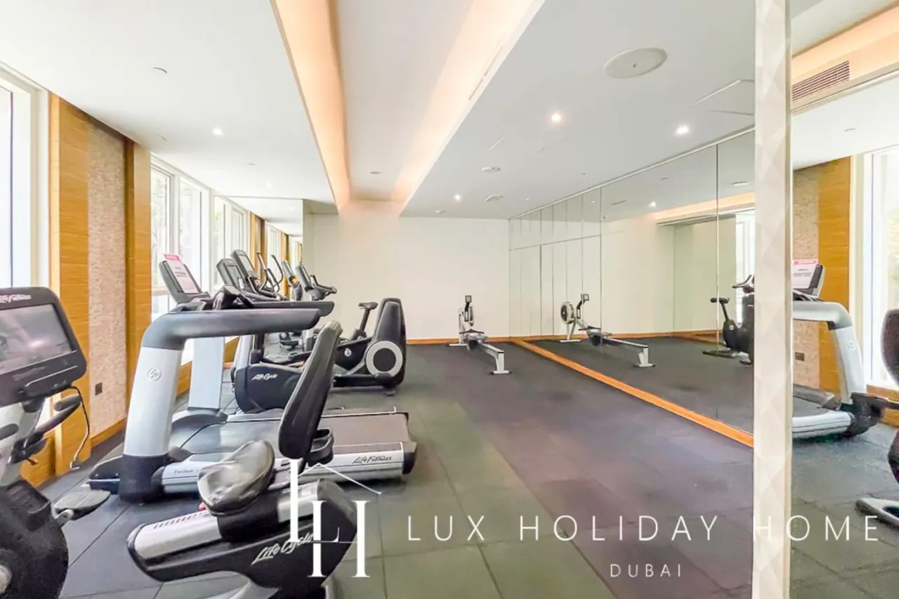 LUX The Voleo Canal View Suite 17