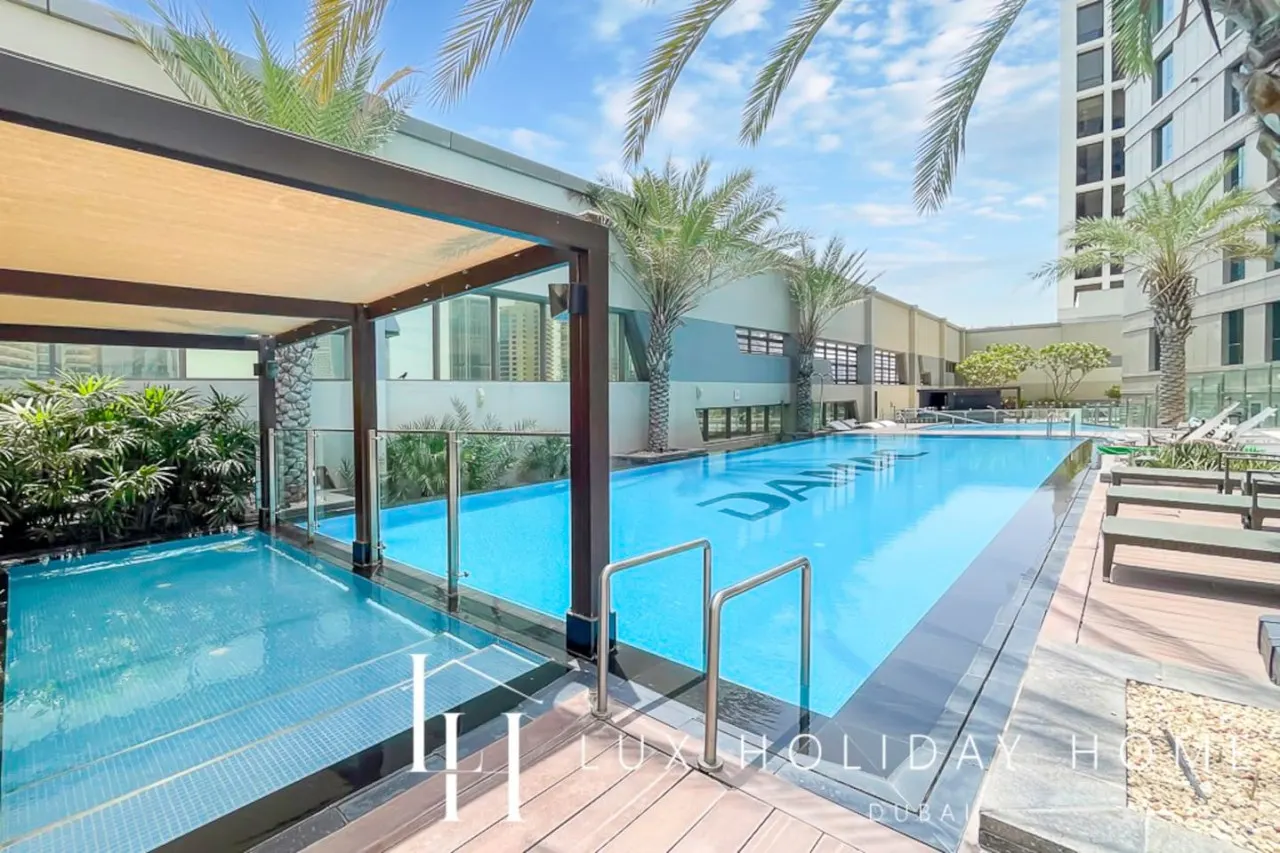 LUX The Voleo Canal View Suite 18