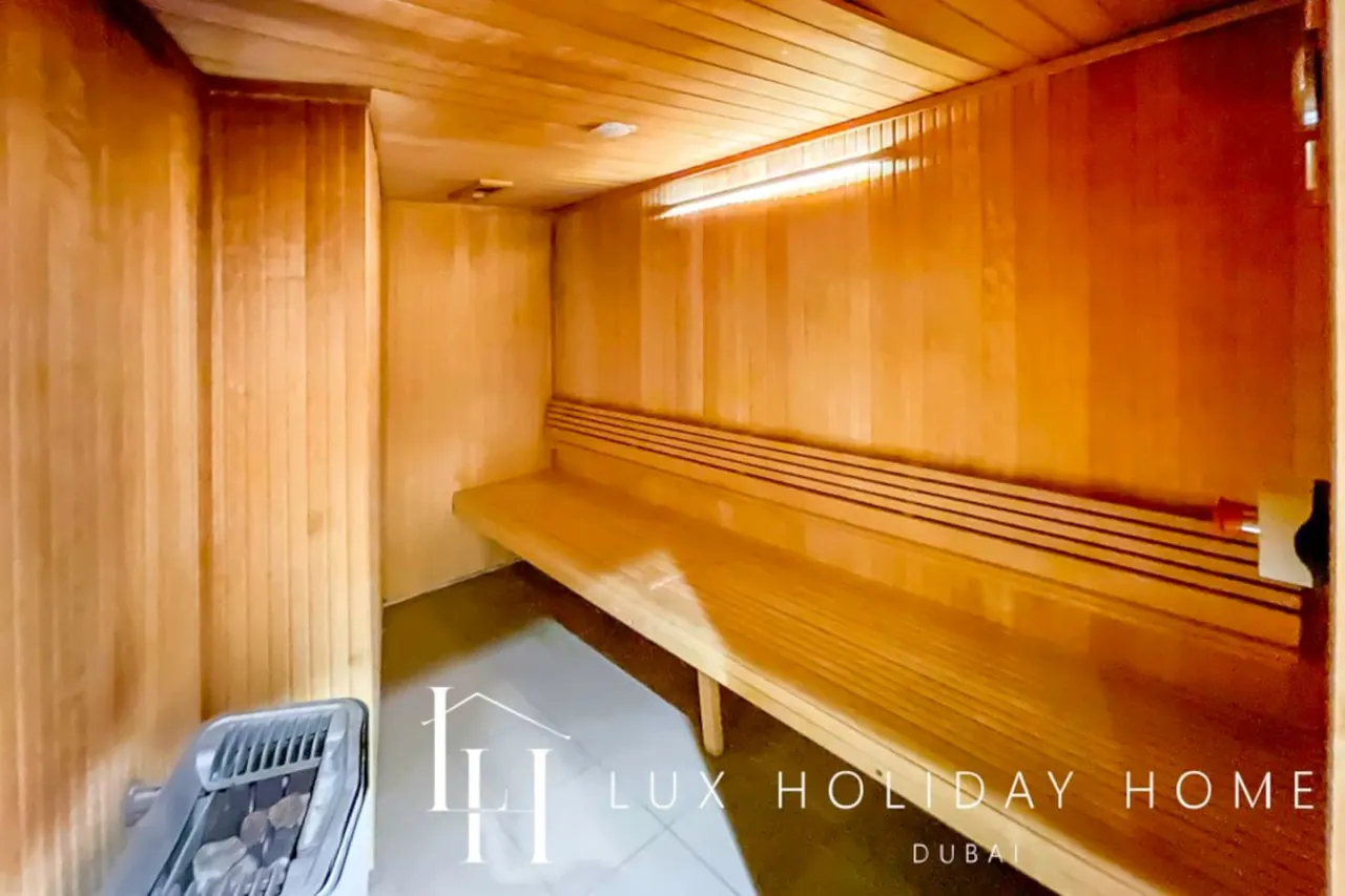 LUX The Voleo Canal View Suite 19