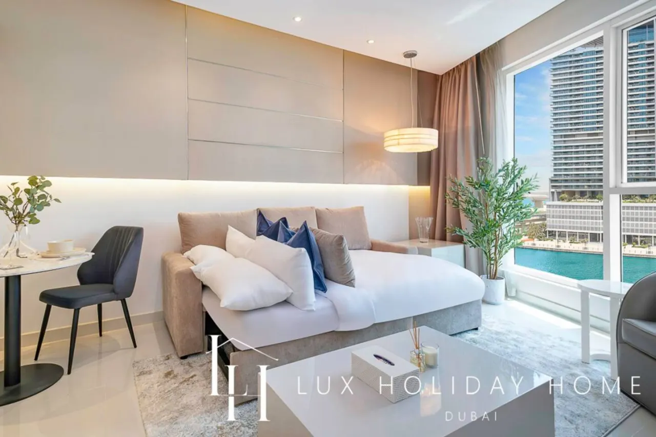LUX The Voleo Canal View Suite 6
