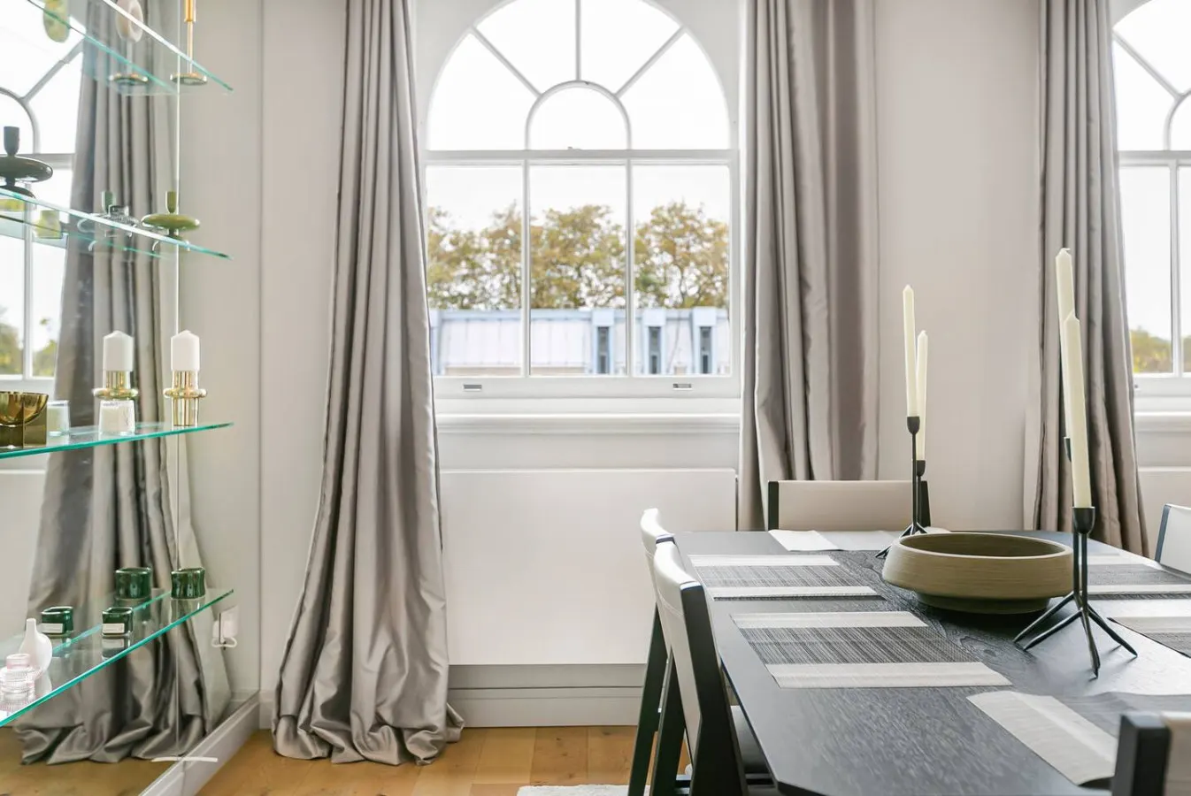 Knightsbridge 2-Bed Hyde Park Views & Elevator 17