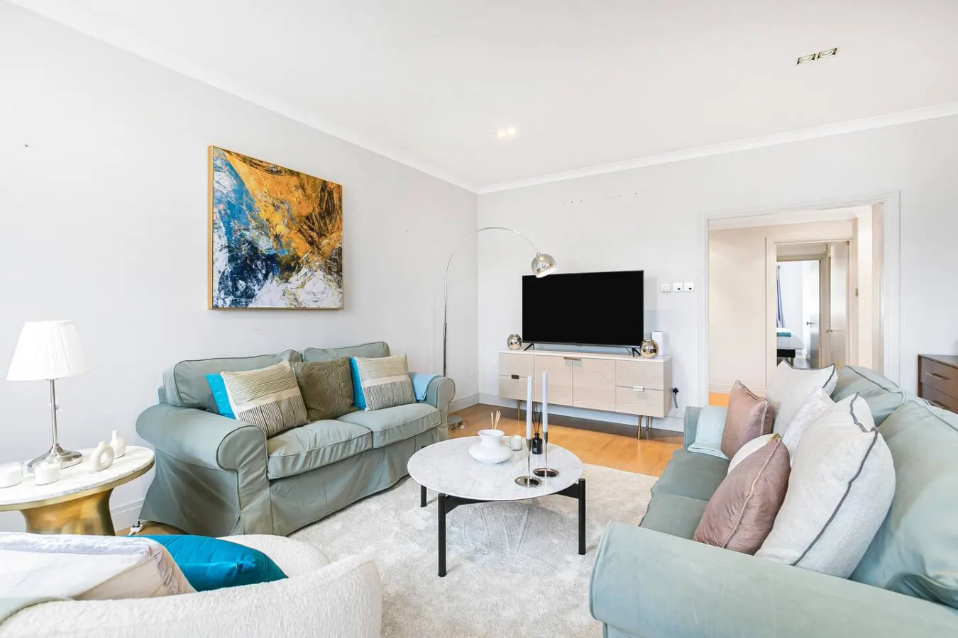 Knightsbridge 2-Bed Hyde Park Views & Elevator 8
