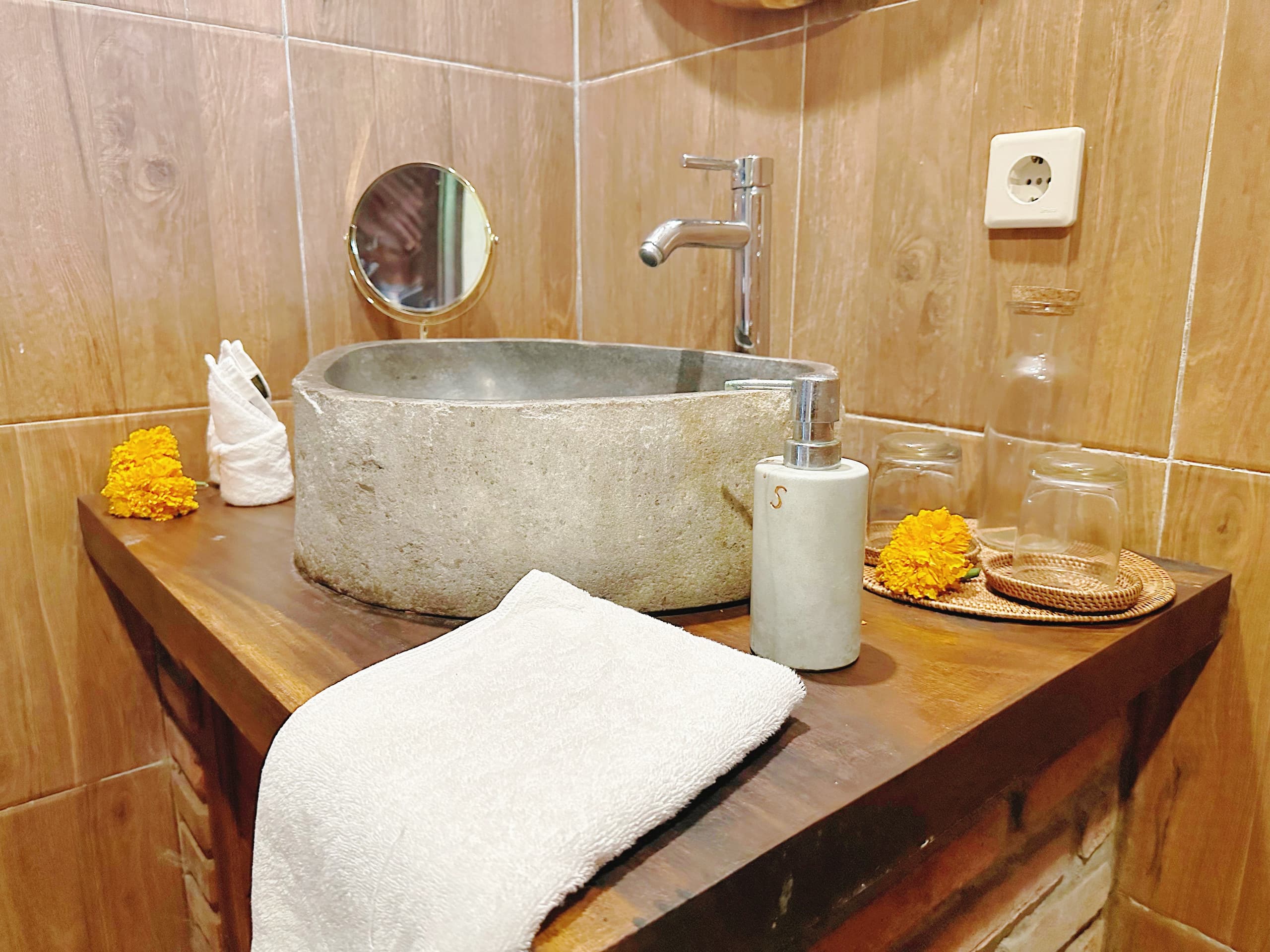 Private Jungle Suite w Pool, Yoga Shala, Kitchen 35