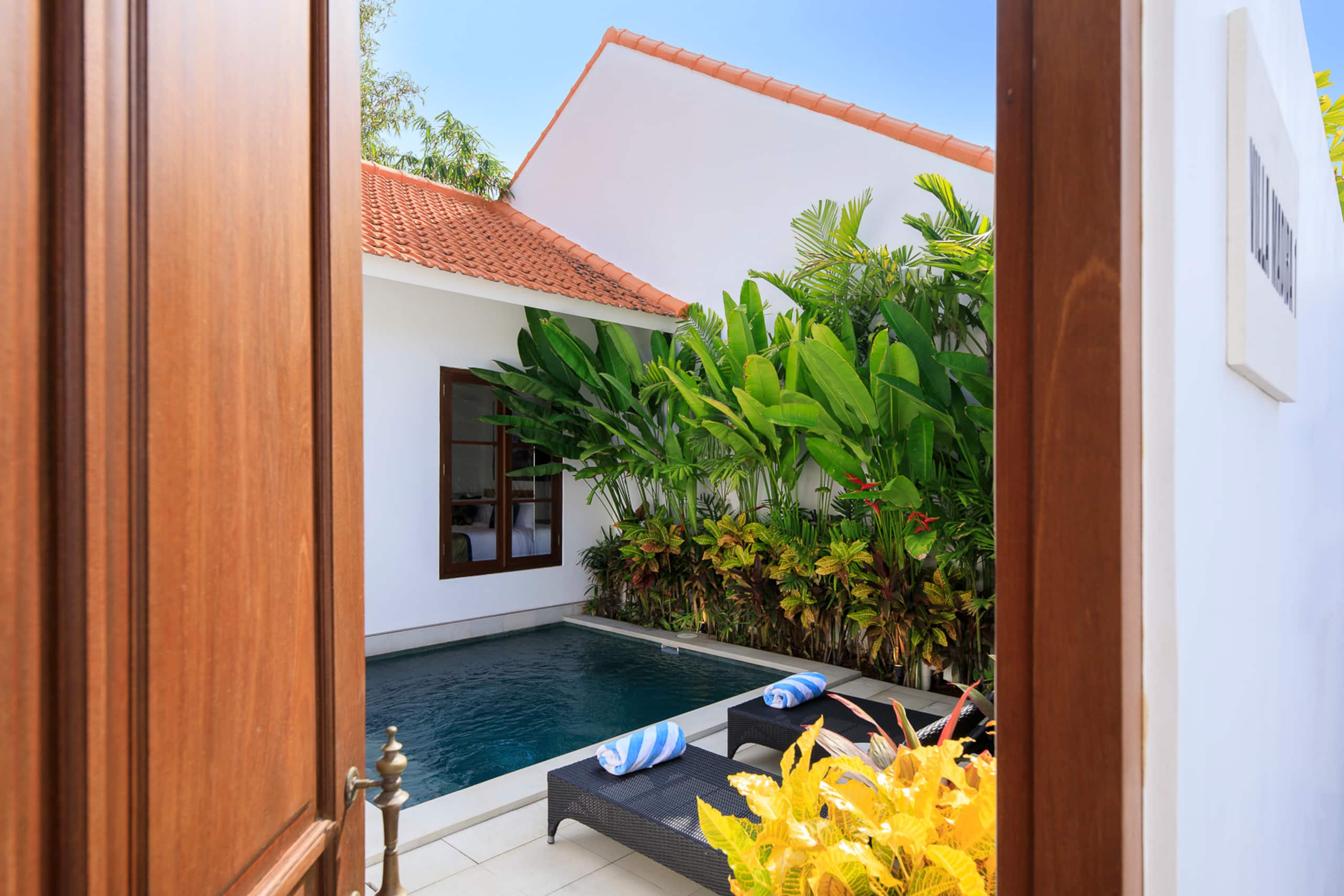 Gorgeous 1 Bed Pool Villa, Walk to Beach, Shops 31