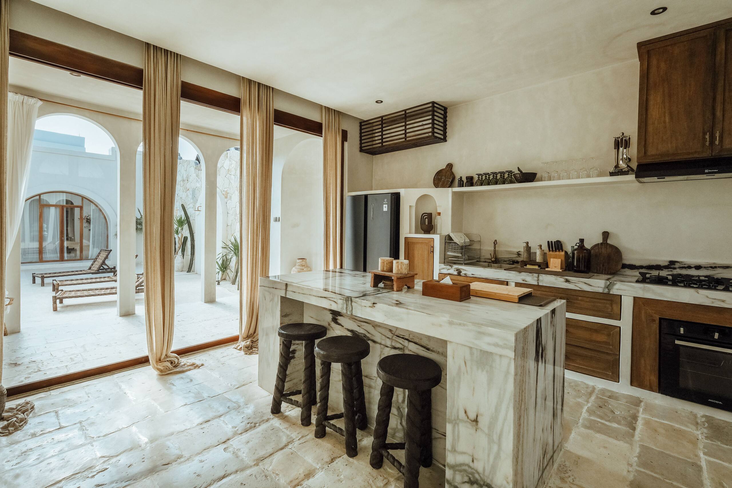 Artfully Designed Villa 11