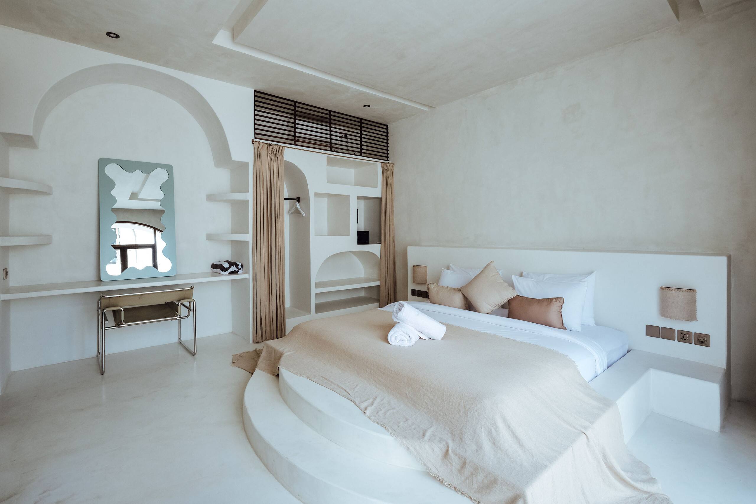 Artfully Designed Villa — photo 2
