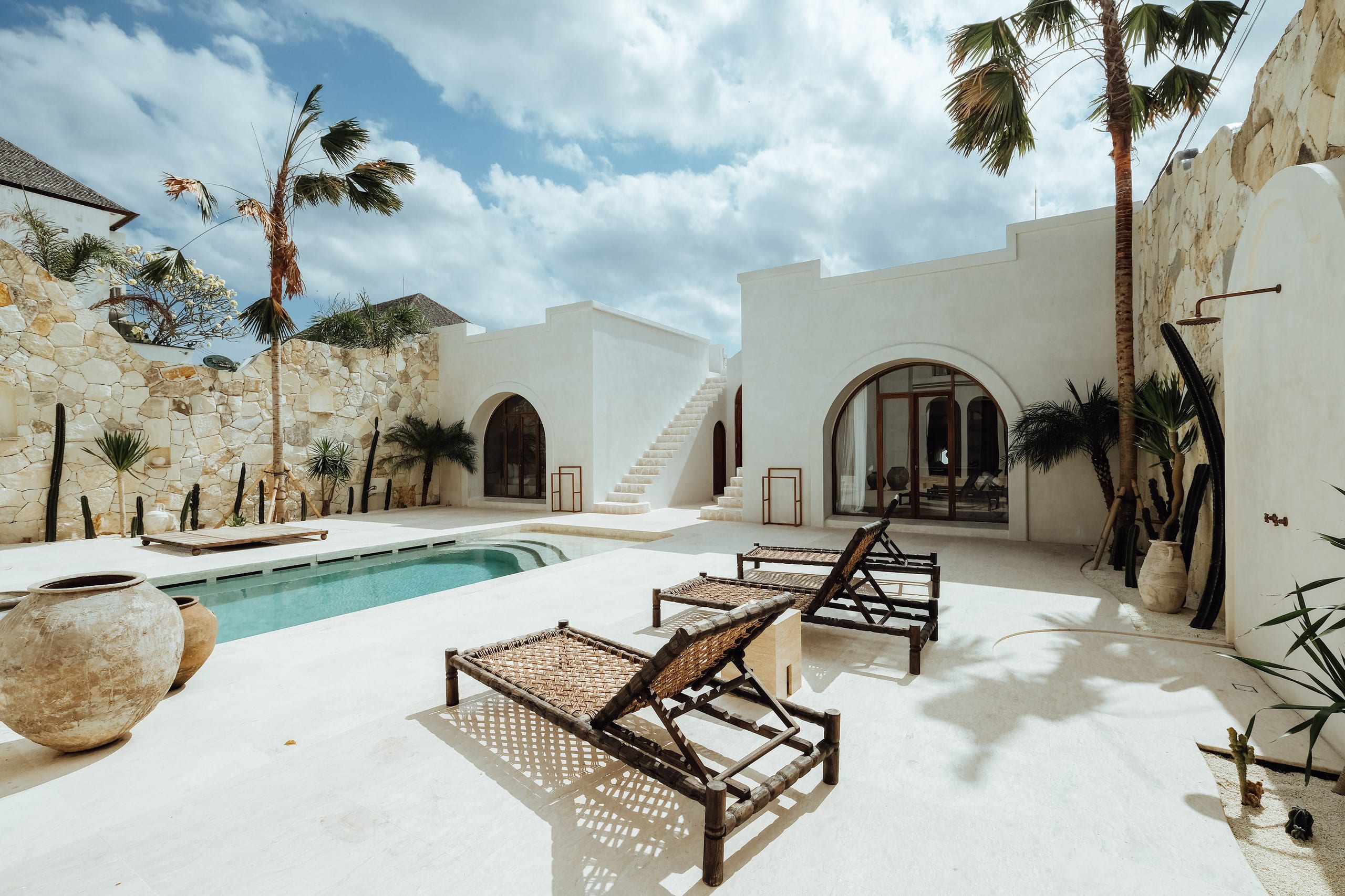 Artfully Designed Villa — photo 4