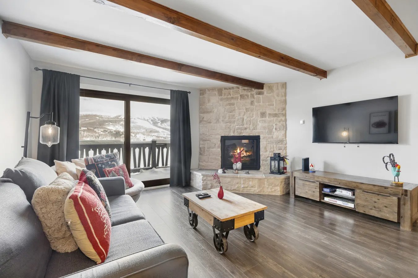 Luxury Condominium with Rustic Minimalist Style - Bloc E unit 457