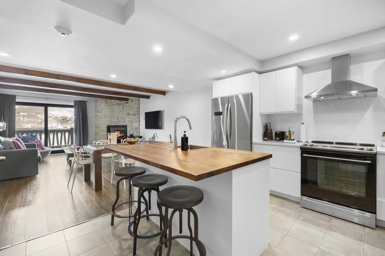 Luxury Condominium with Rustic Minimalist Style - Bloc E unit 457 9