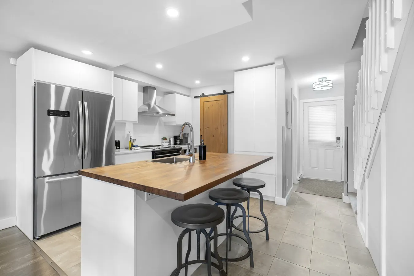 Luxury Condominium with Rustic Minimalist Style - Bloc E unit 457 10