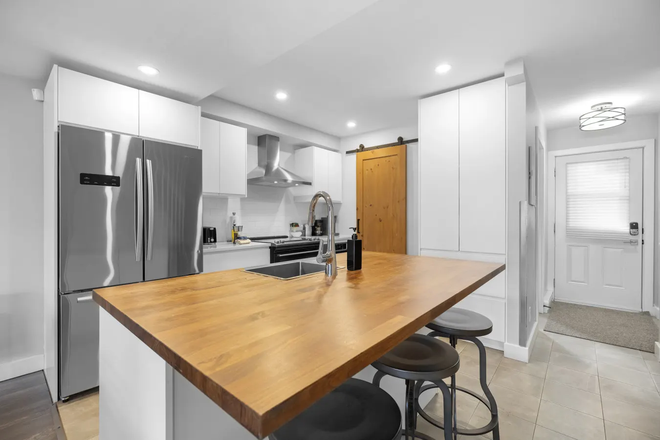 Luxury Condominium with Rustic Minimalist Style - Bloc E unit 457 11