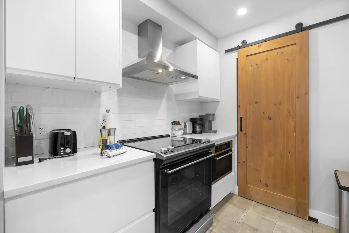 Luxury Condominium with Rustic Minimalist Style - Bloc E unit 457 12