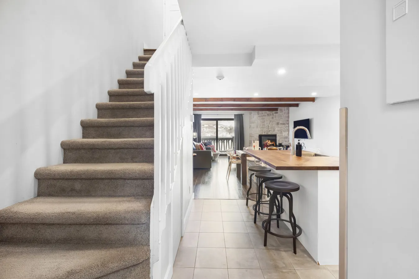 Luxury Condominium with Rustic Minimalist Style - Bloc E unit 457 16