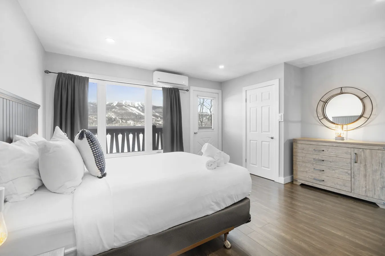 Luxury Condominium with Rustic Minimalist Style - Bloc E unit 457 17