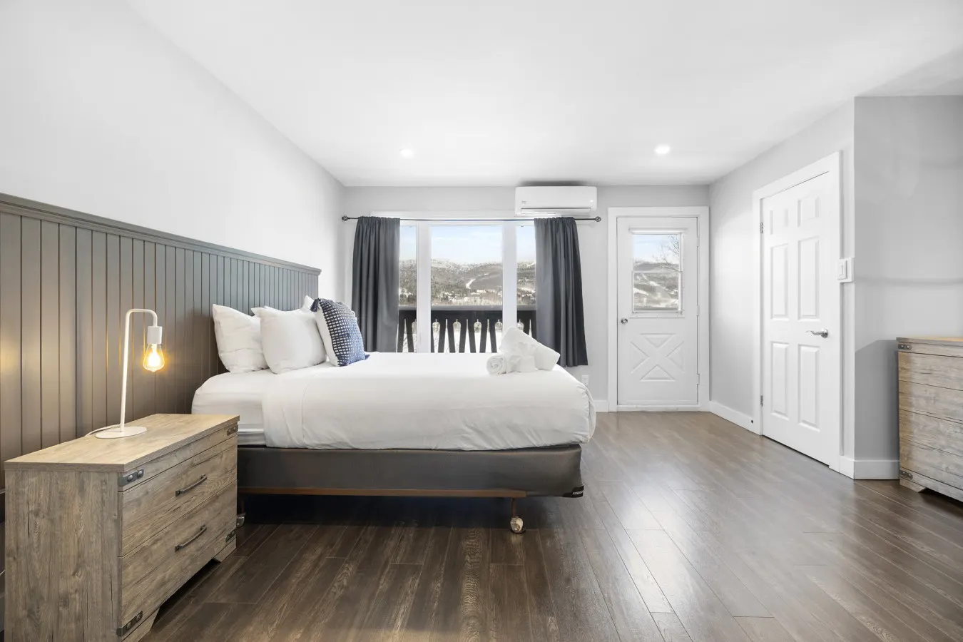 Luxury Condominium with Rustic Minimalist Style - Bloc E unit 457 18