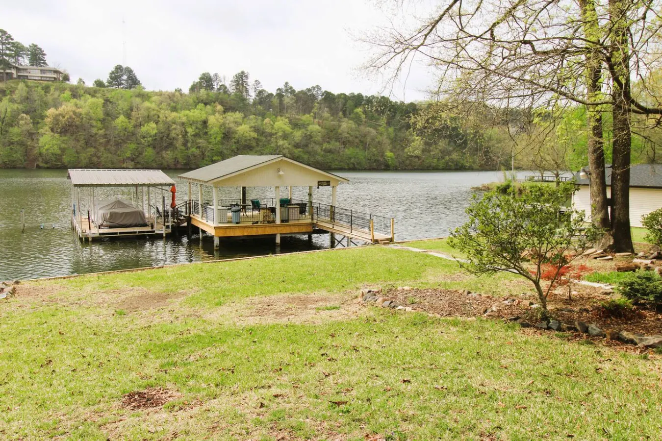 Jax's Lake House 13