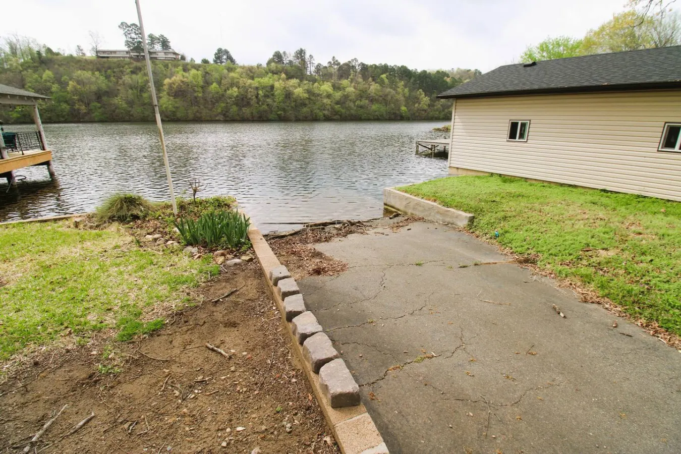 Jax's Lake House 15