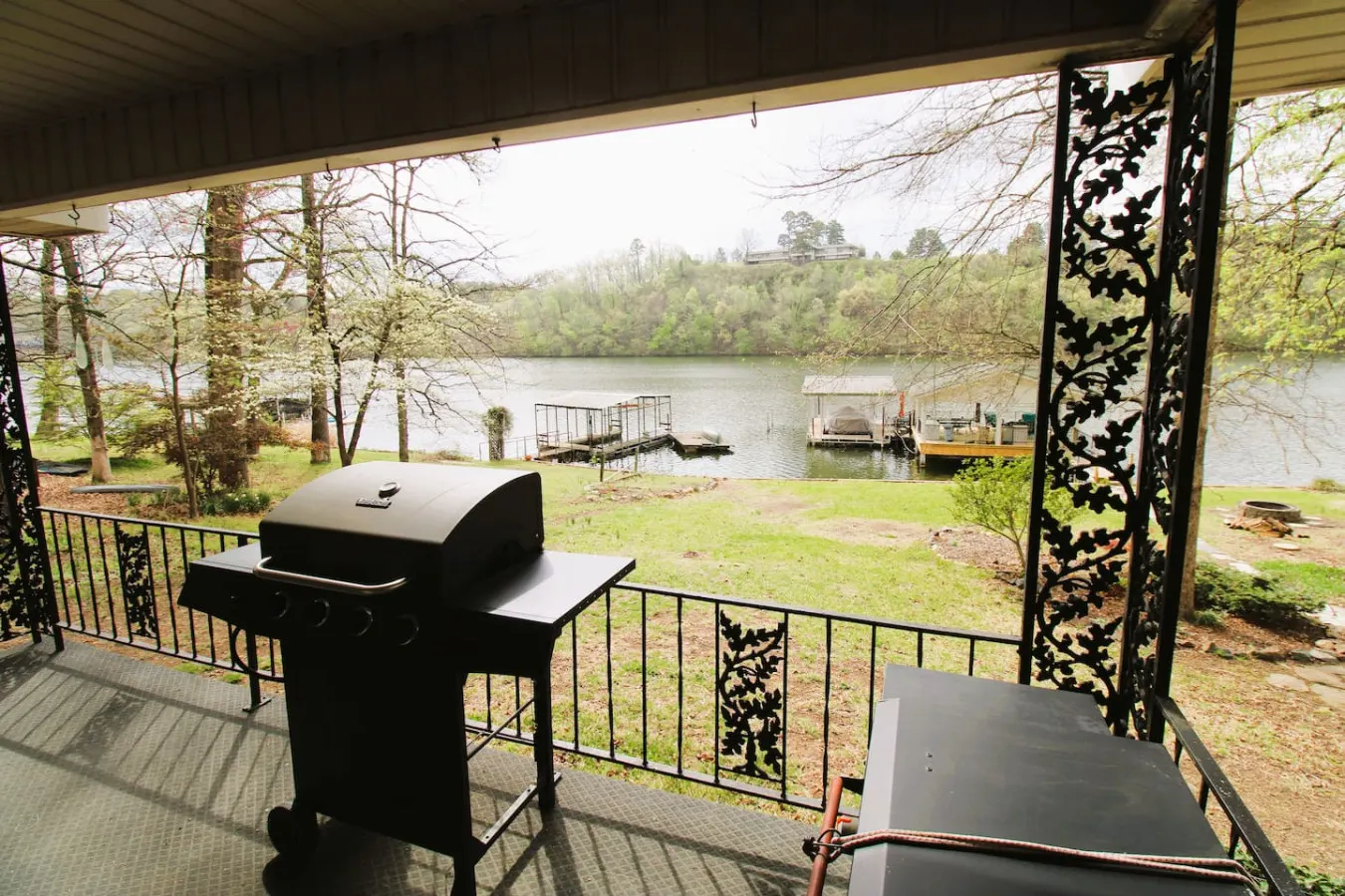 Jax's Lake House 17