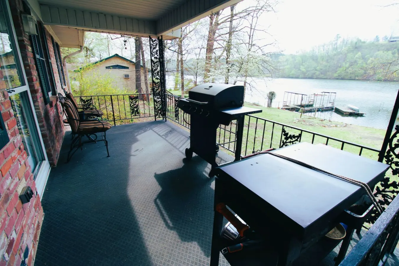 Jax's Lake House 4