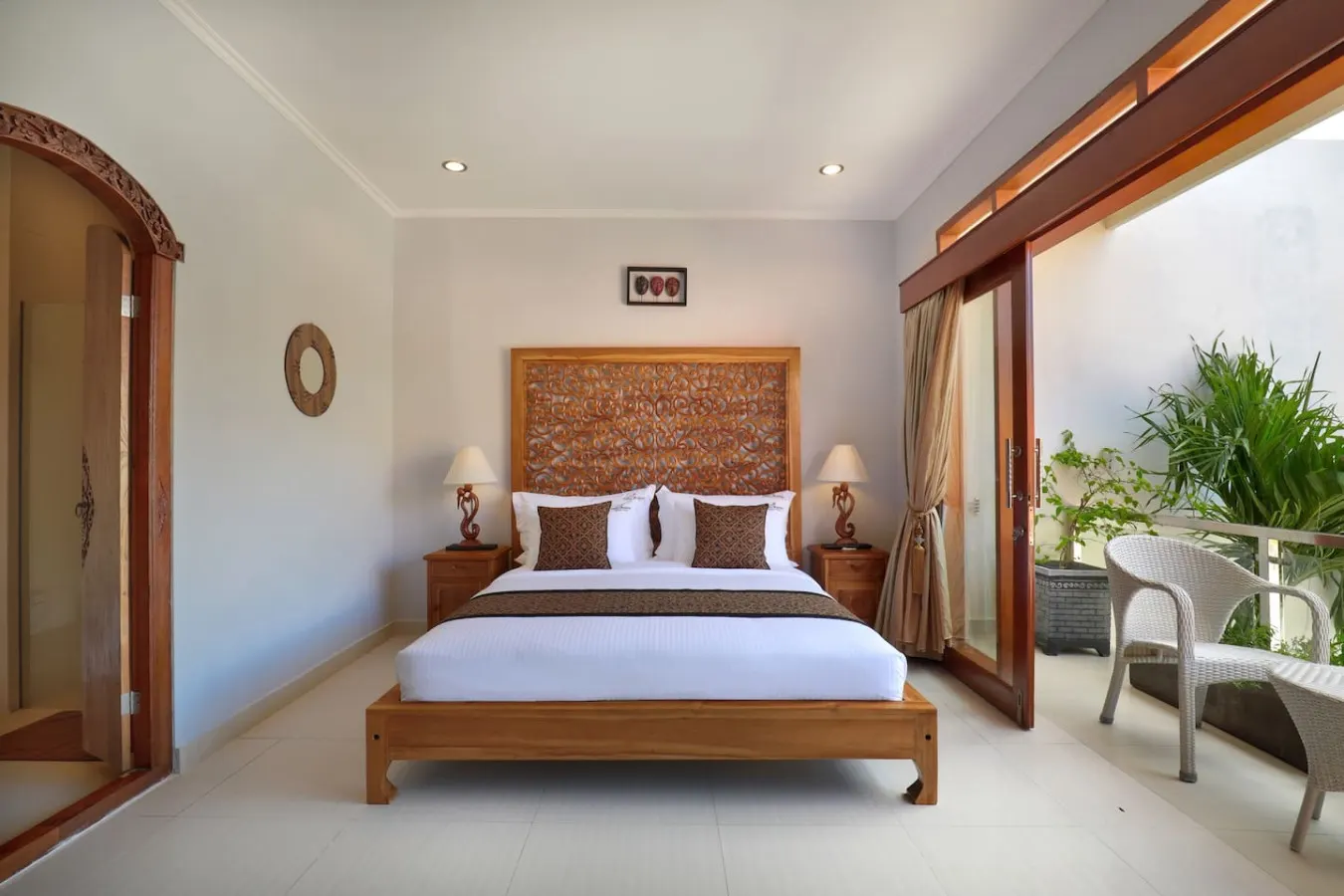 Stunning Villa Near Legian Beach 19