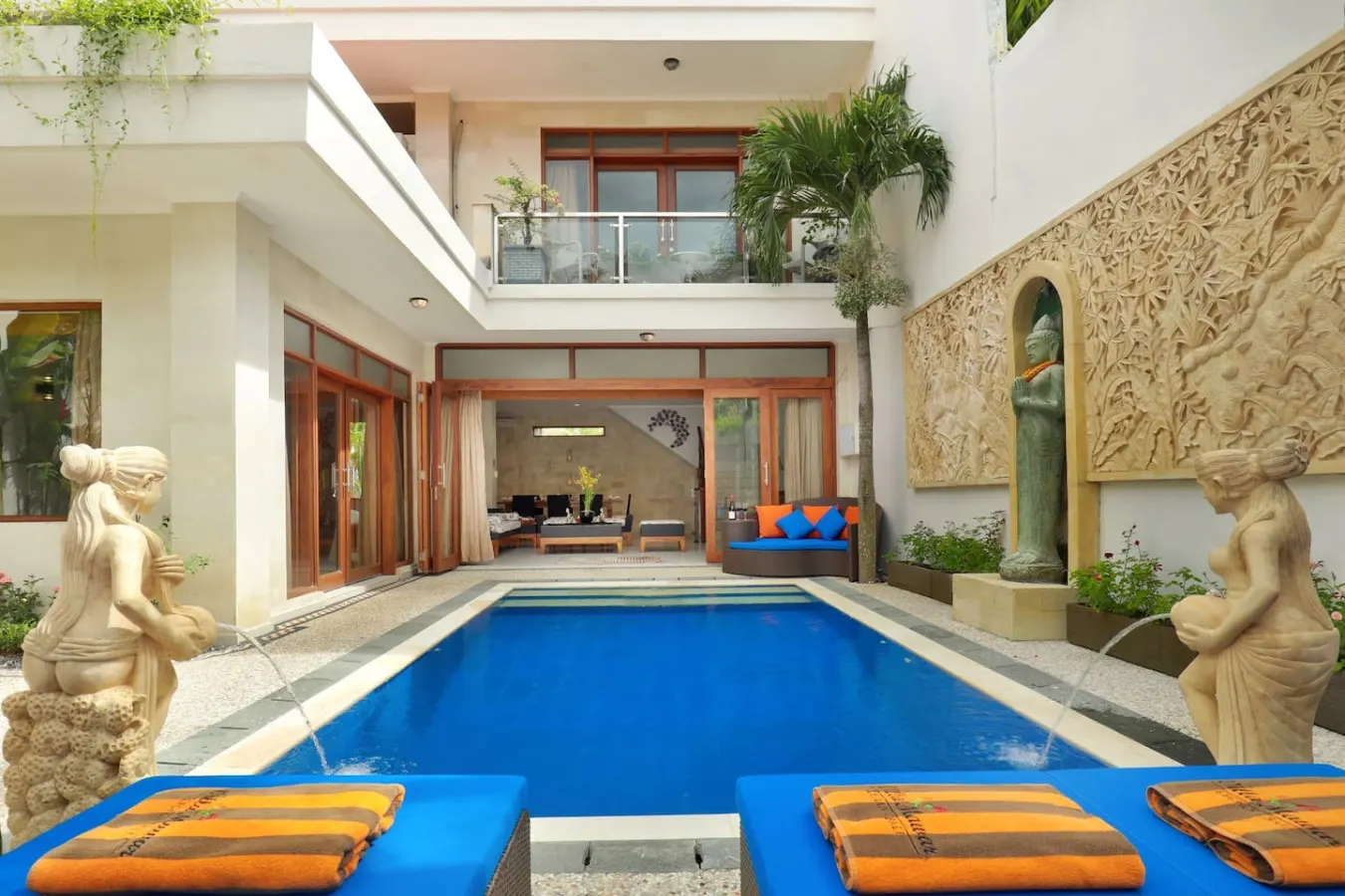 Stunning Villa Near Legian Beach 7