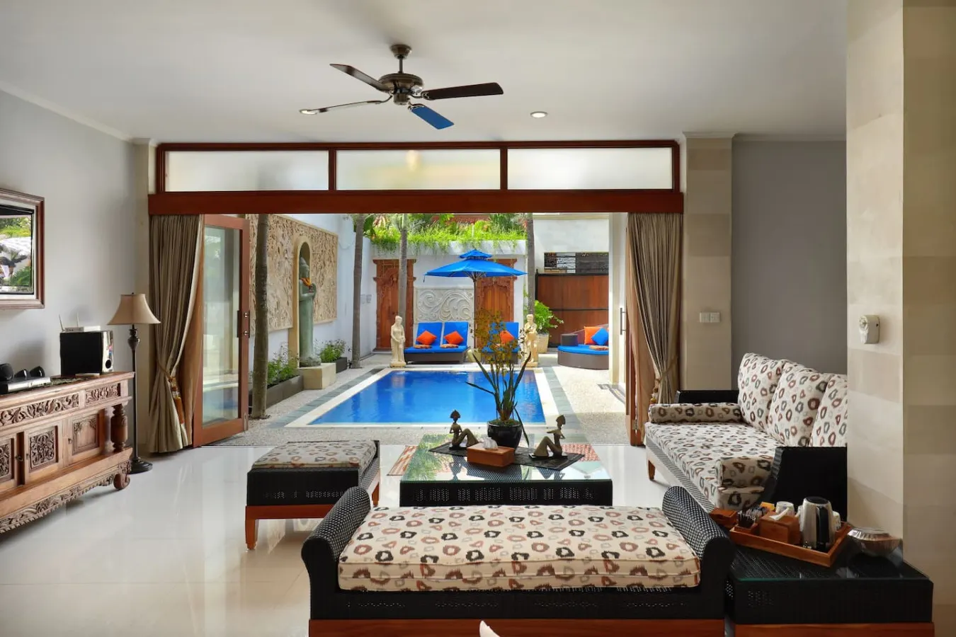Stunning Villa Near Legian Beach 8