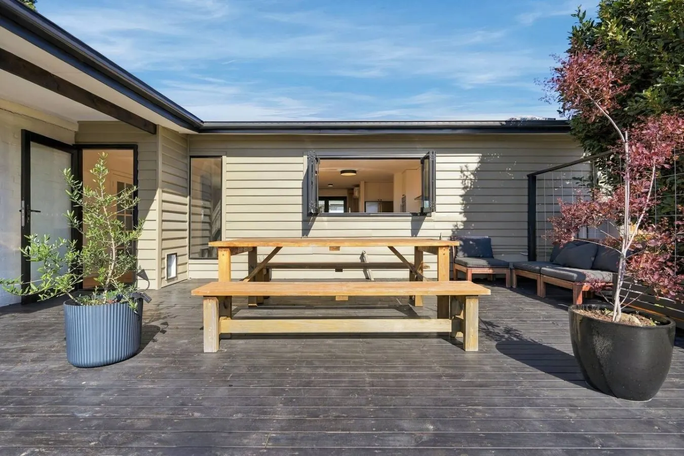 Spacious New Town Family Retreat 19