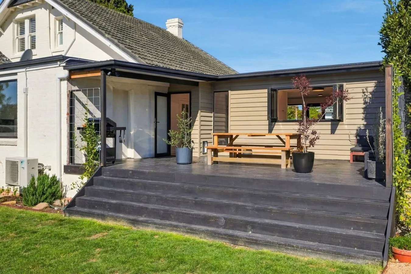 Spacious New Town Family Retreat 20