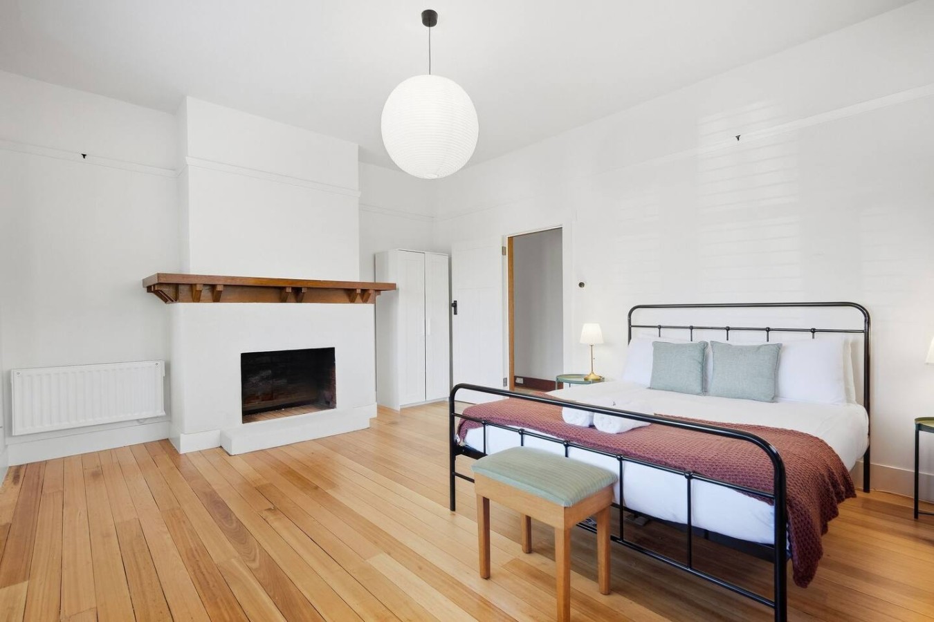 Spacious New Town Family Retreat — photo 5