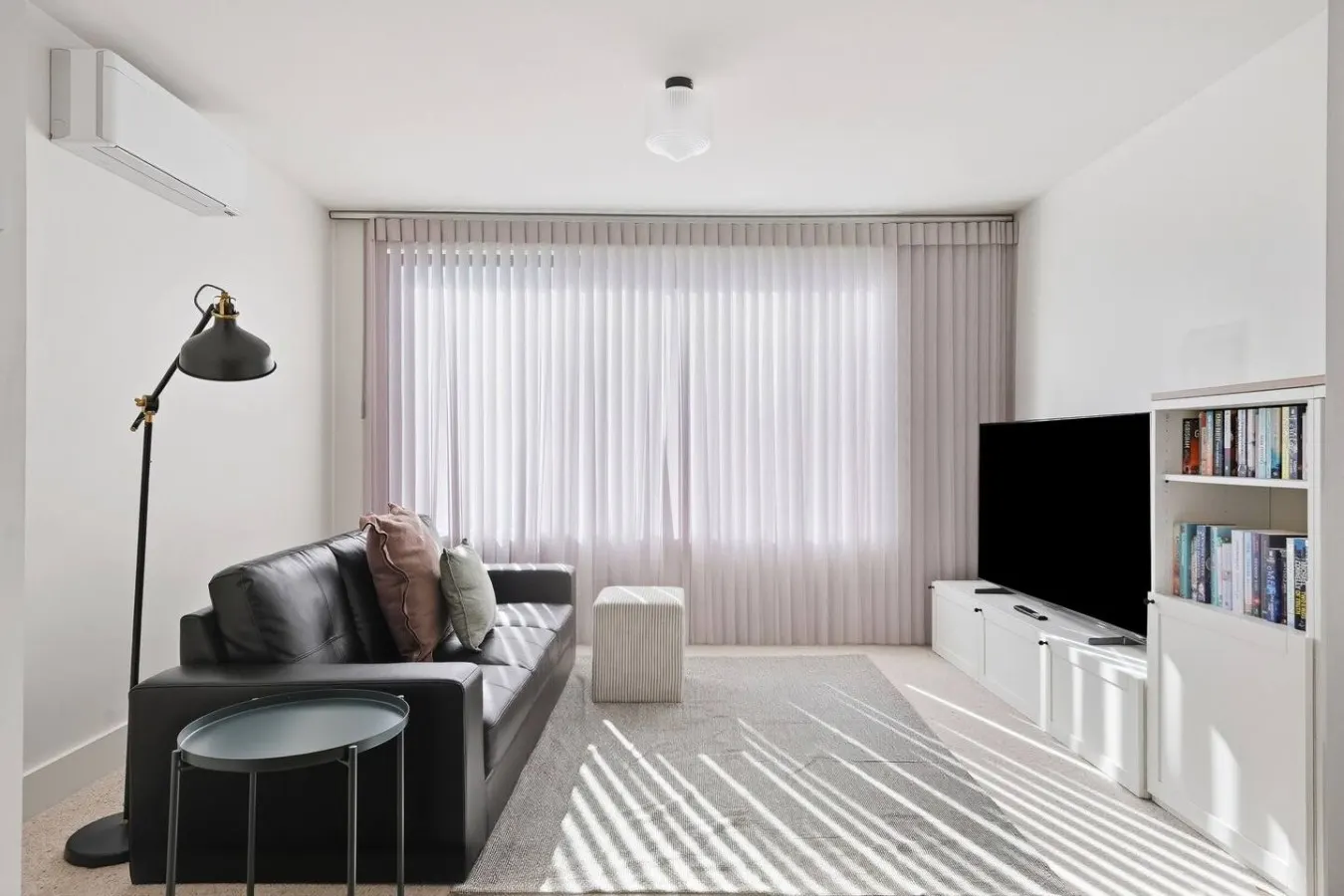 Spacious New Town Family Retreat 7