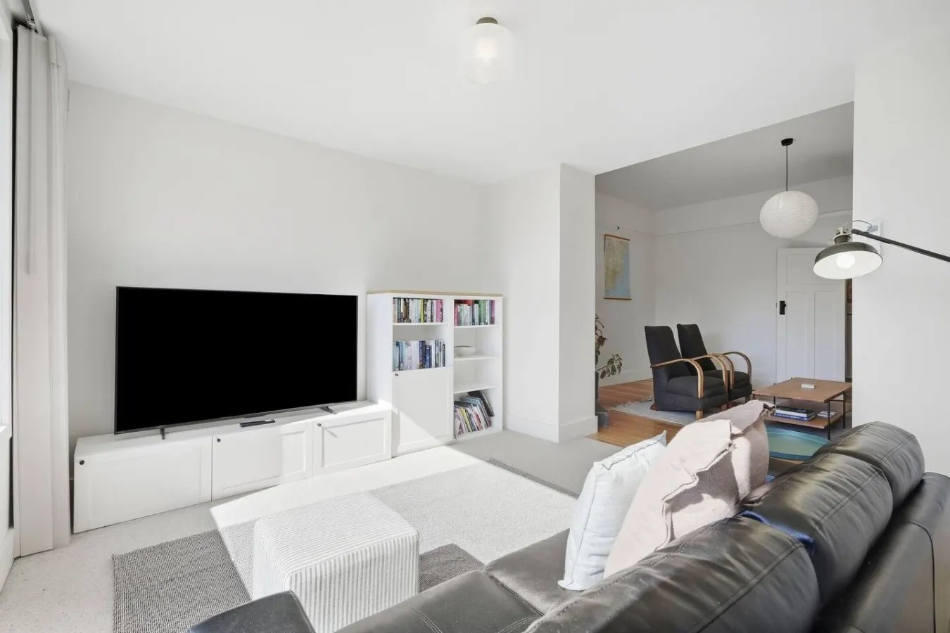 Spacious New Town Family Retreat 8