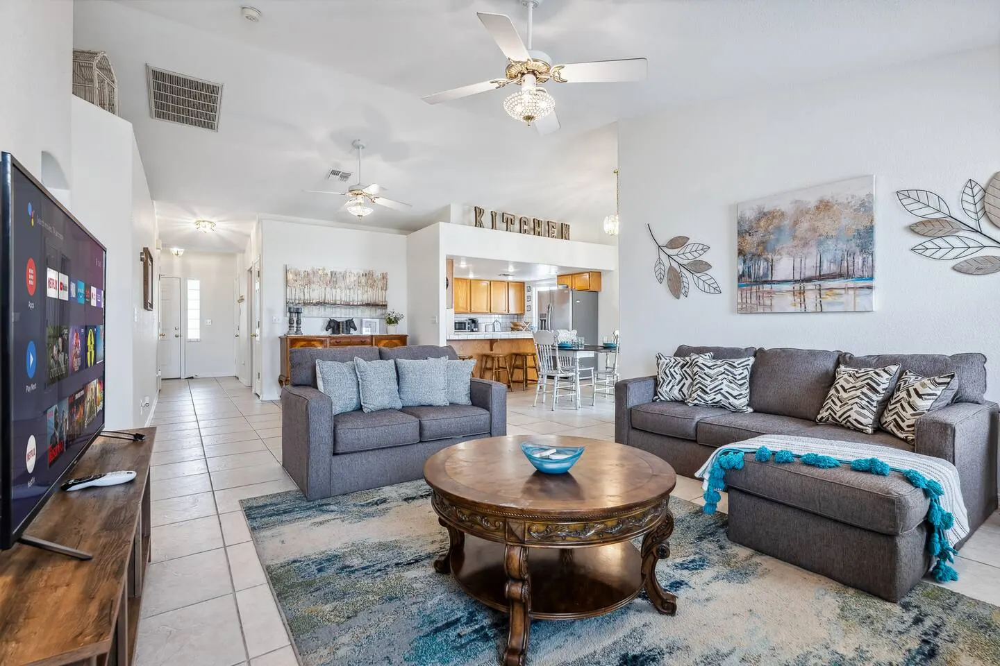 Central & Sprawling 3bd Boat Parking Sleeps 7 2