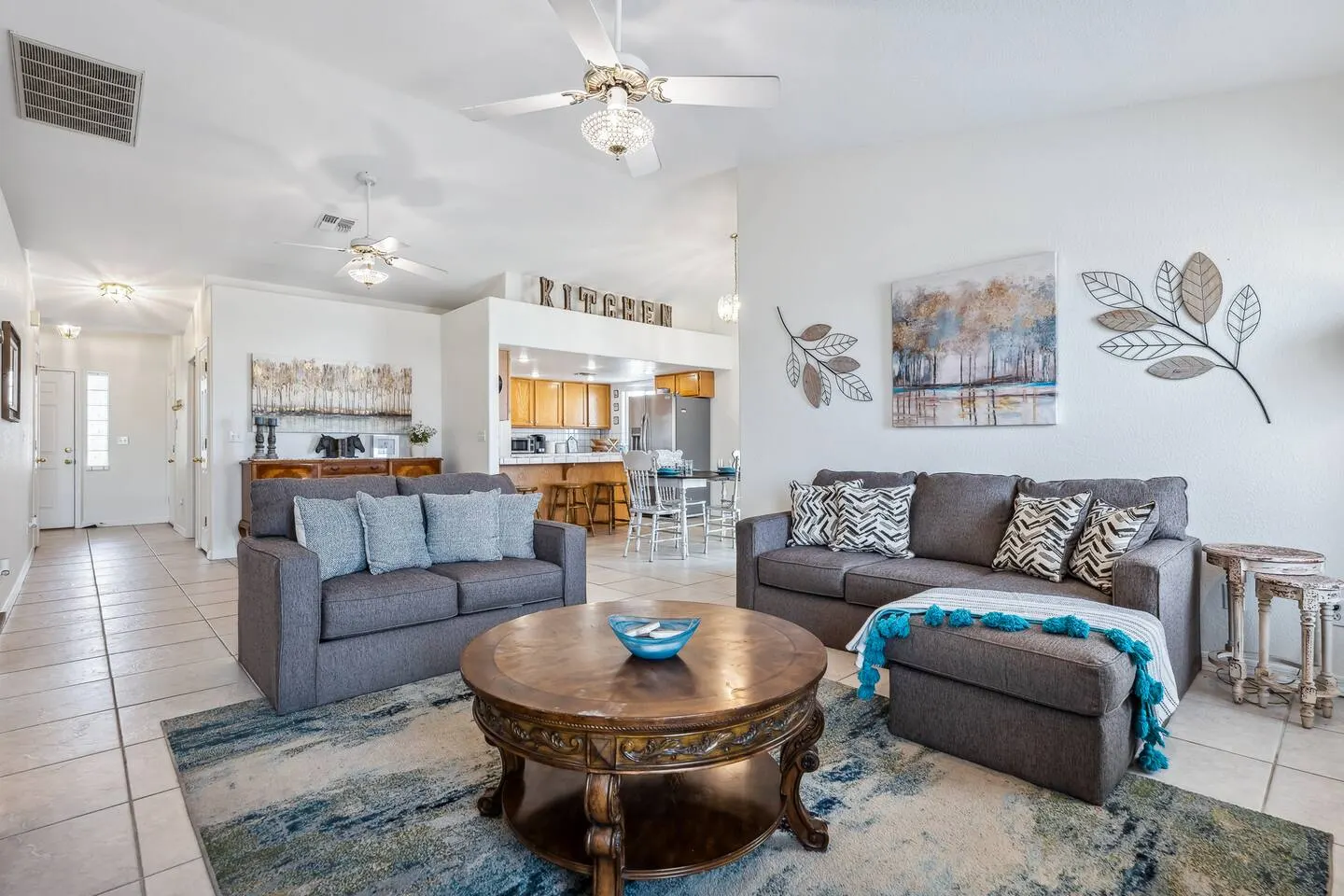 Central & Sprawling 3bd Boat Parking Sleeps 7 13