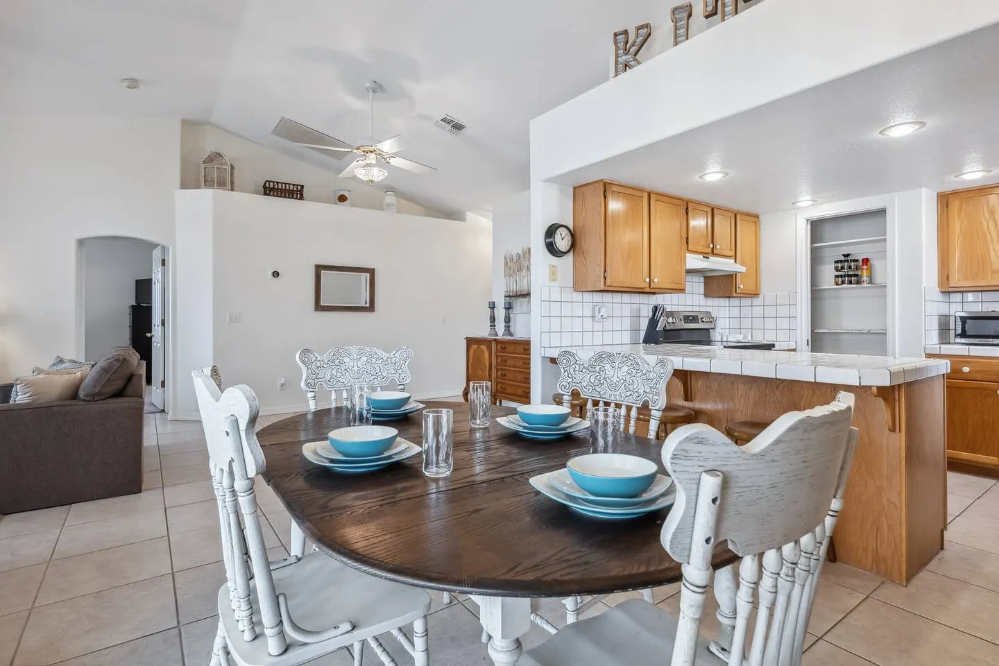 Central & Sprawling 3bd Boat Parking Sleeps 7 17