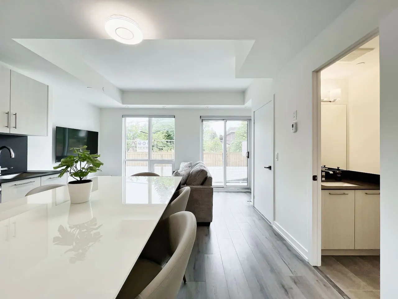 Luxurious Multi-Level Townhome, Rooftop & Parking 9