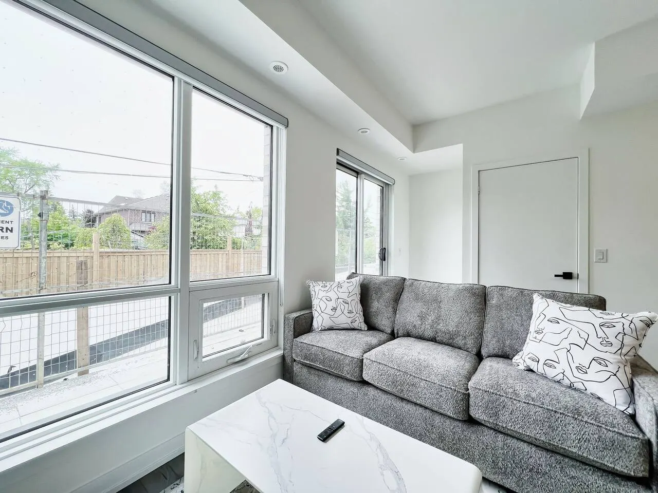 Luxurious Multi-Level Townhome, Rooftop & Parking 19