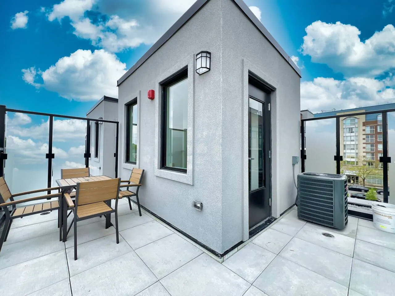 Luxurious Multi-Level Townhome, Rooftop & Parking 5