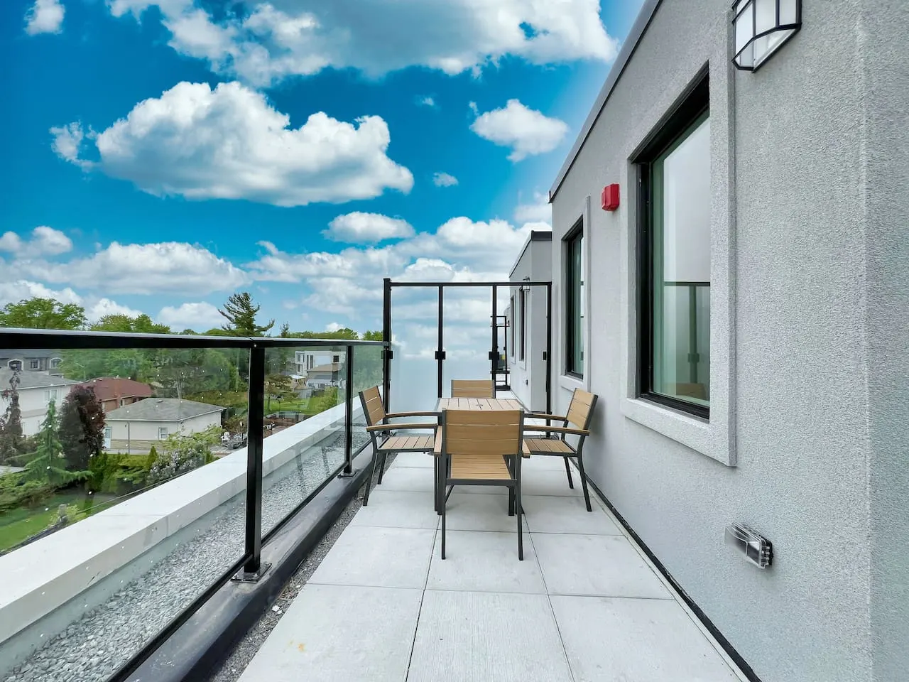 Luxurious Multi-Level Townhome, Rooftop & Parking 8