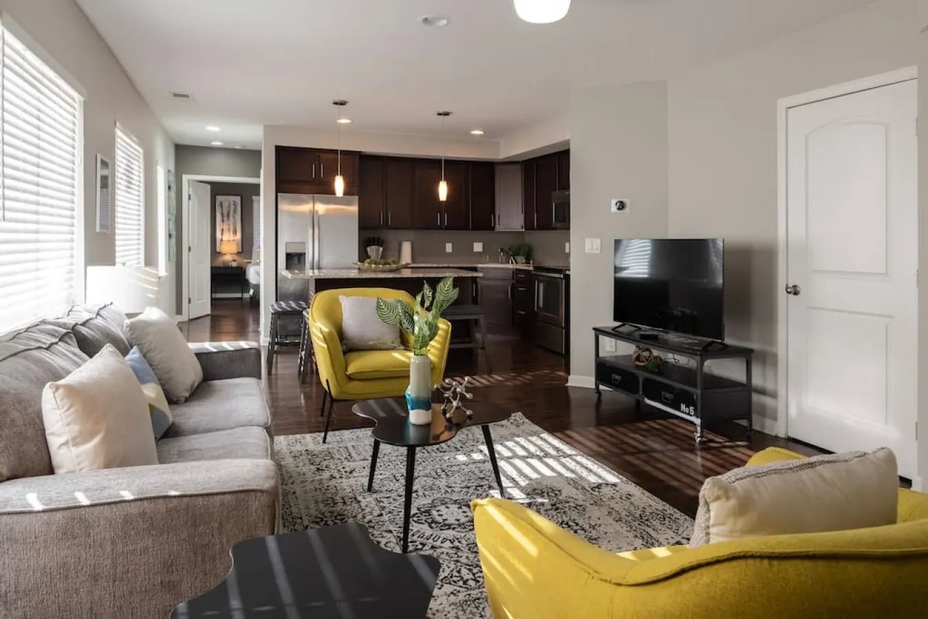 Stylish 2BR near it all 1