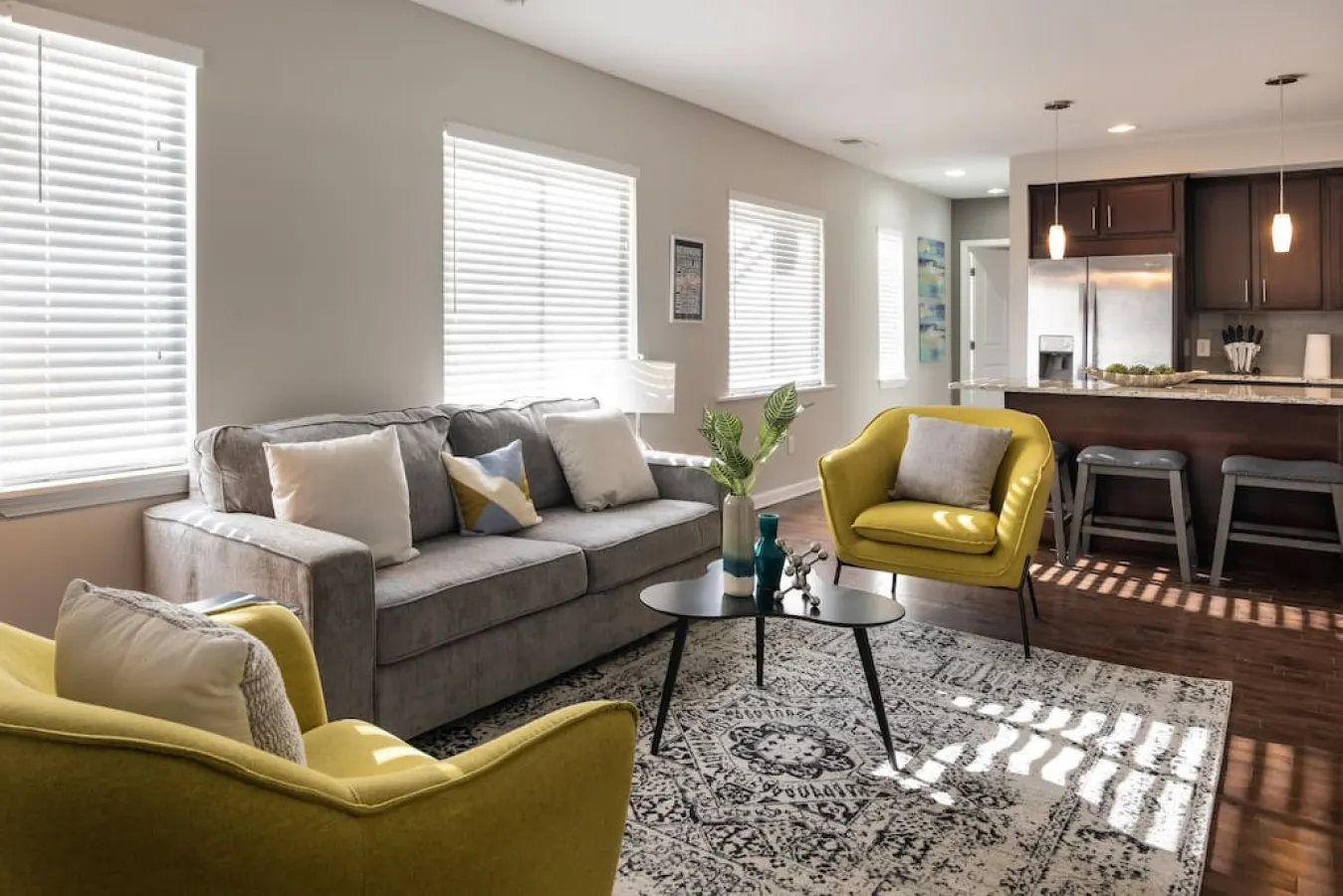Stylish 2BR near it all 9