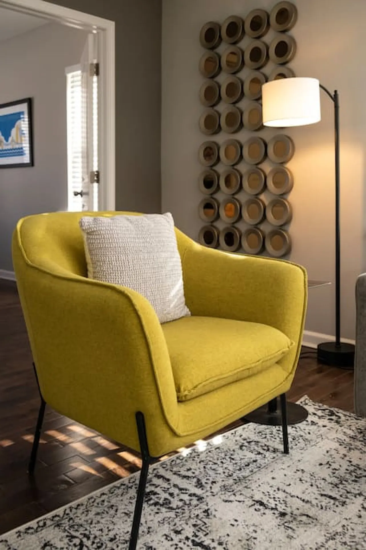 Stylish 2BR near it all 18