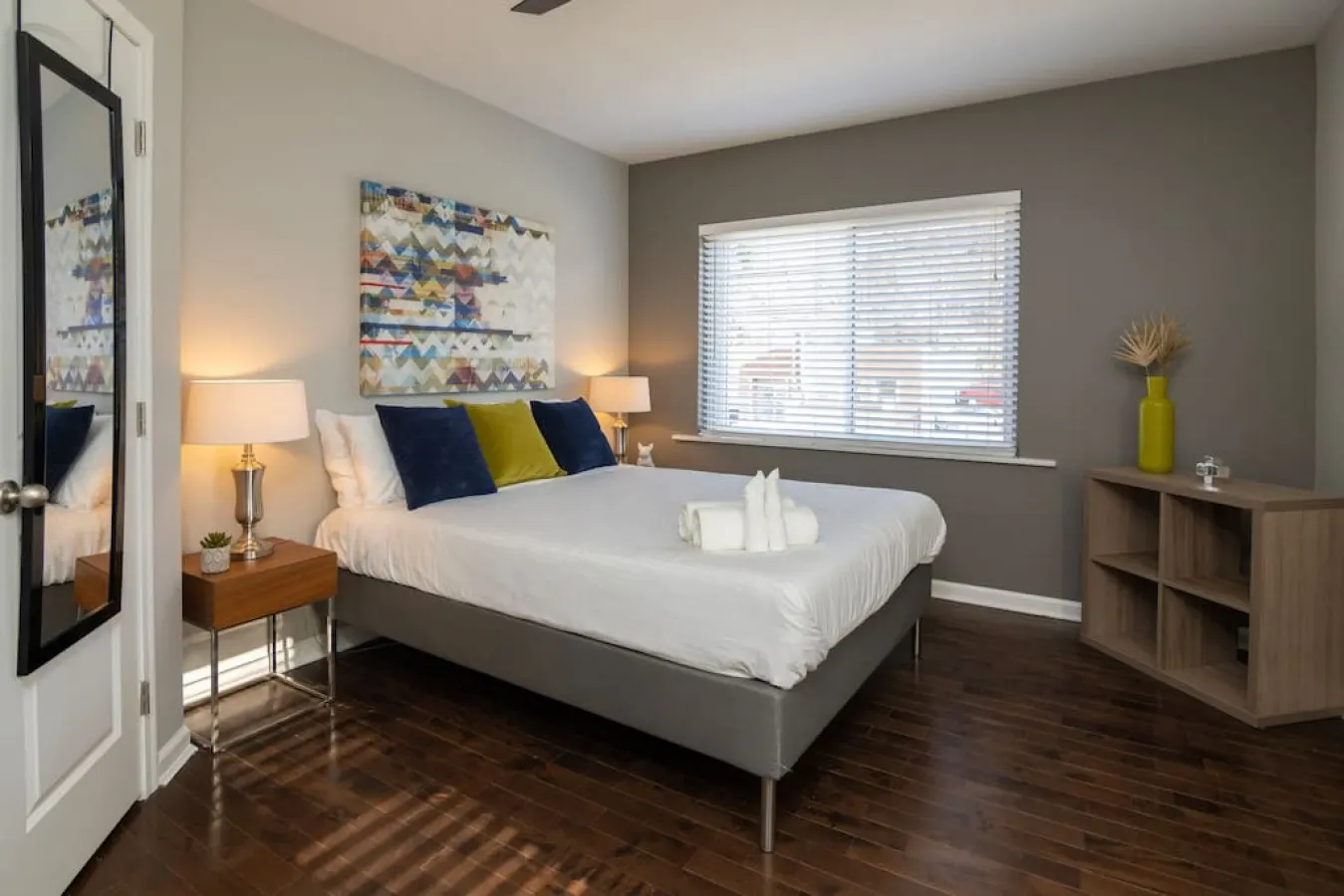 Stylish 2BR near it all 20