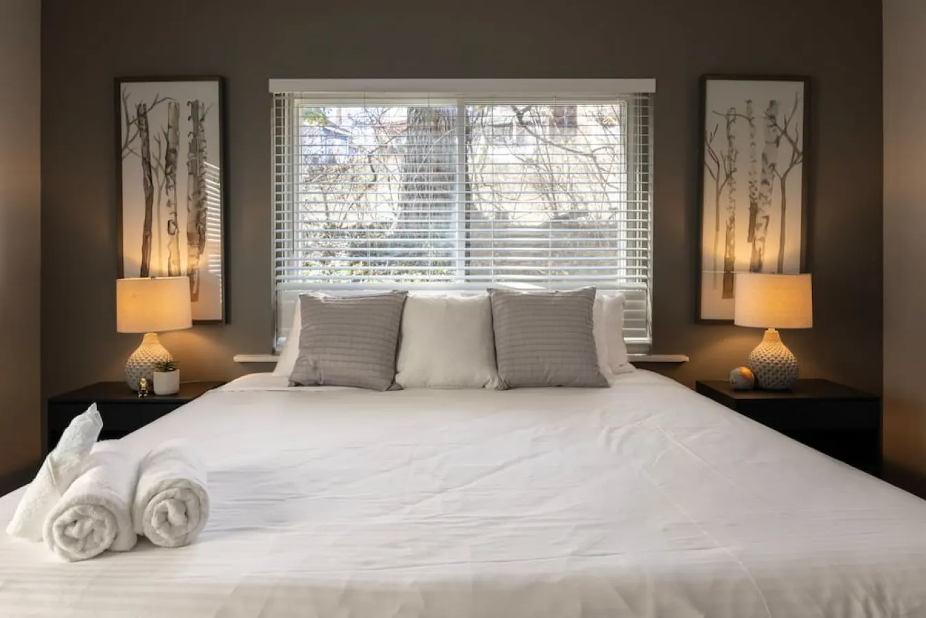 Stylish 2BR near it all 6