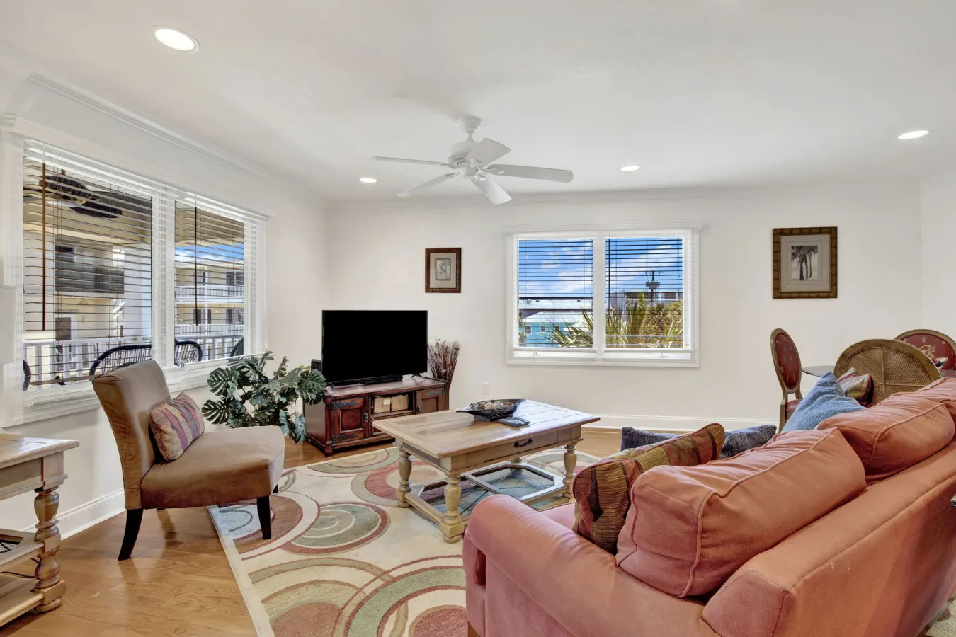 Sea Sight B: Chic 3BR Family Cove