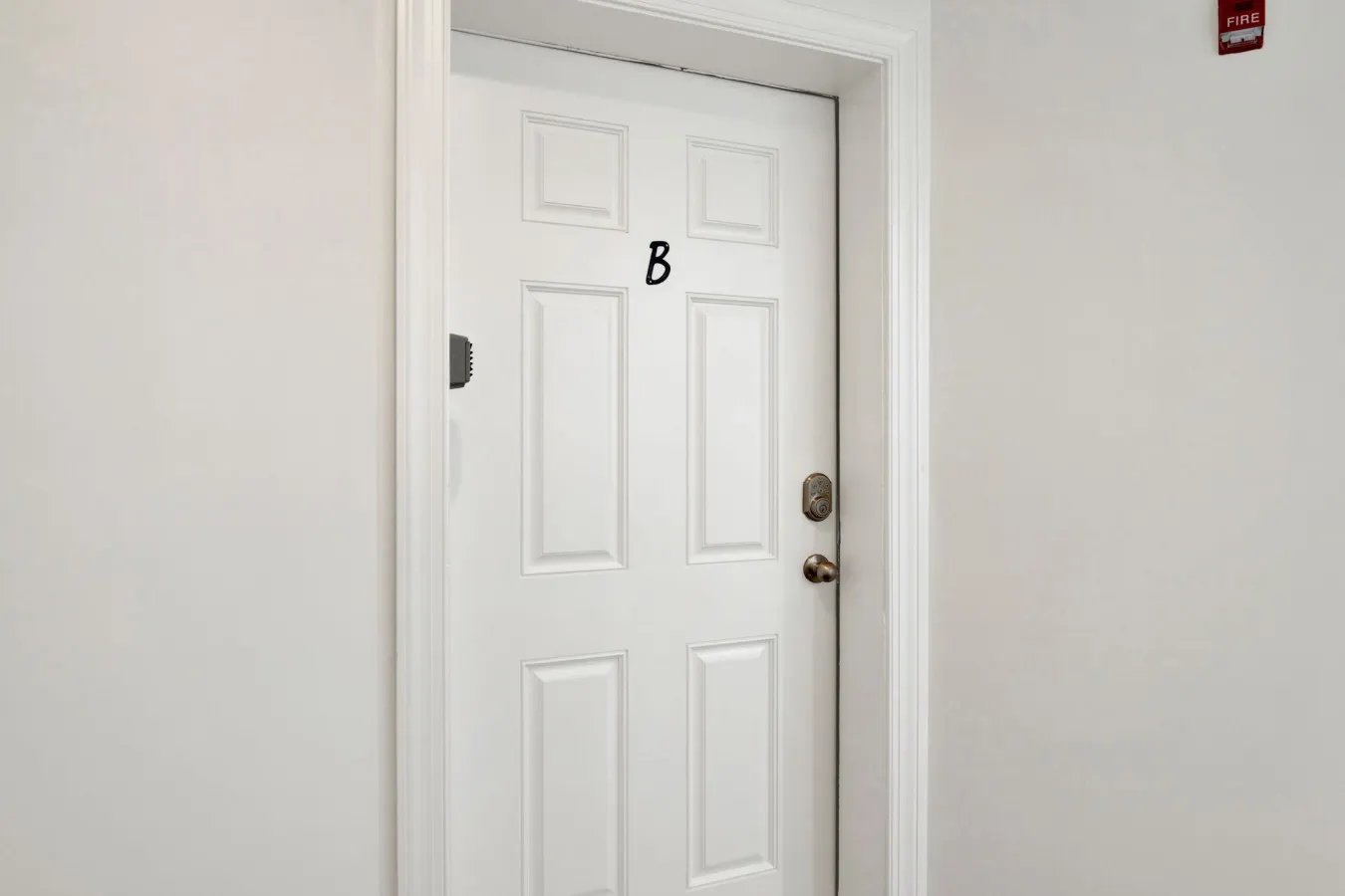 Sea Sight B: Chic 3BR Family Cove — photo 2